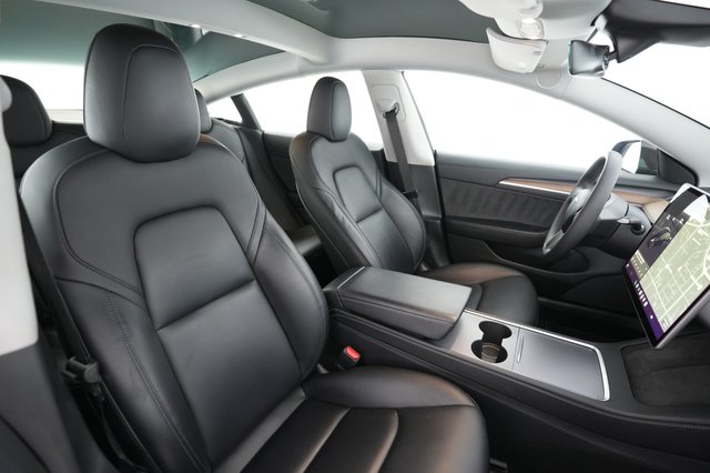 2021 Tesla Model 3 — photo 18 of 24
