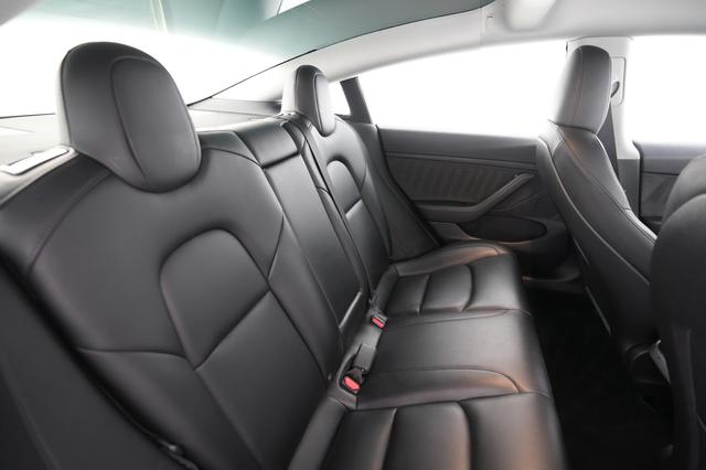 2021 Tesla Model 3 — photo 4 of 24