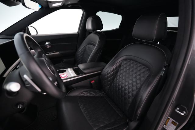 2023 Genesis GV60 — photo 3 of 22