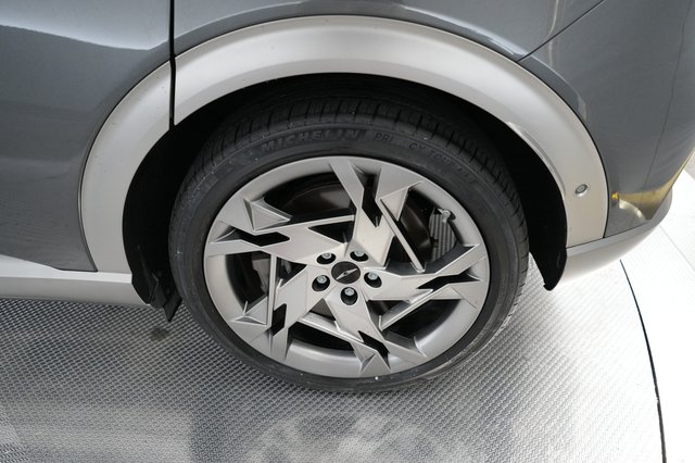 2023 Genesis GV60 — photo 15 of 22