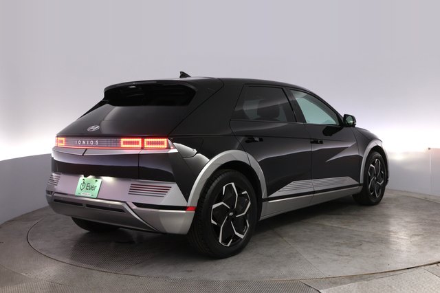 2024 Hyundai IONIQ 5 — photo 2 of 21
