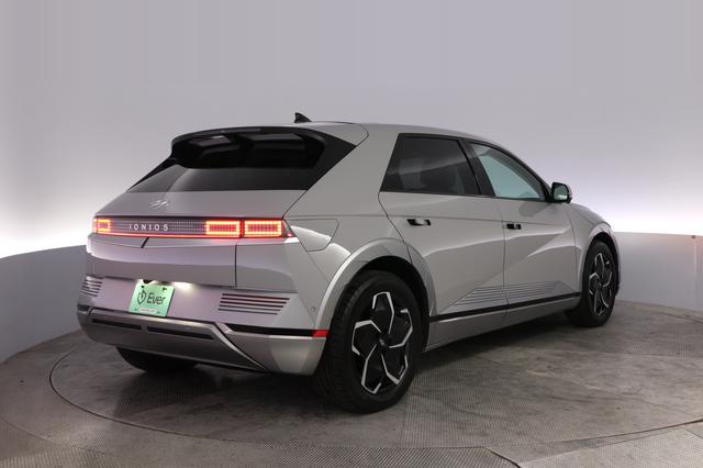 2024 Hyundai IONIQ 5 — photo 2 of 26
