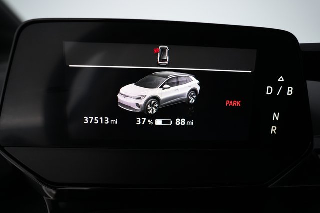 2023 Volkswagen ID.4 — photo 5 of 22