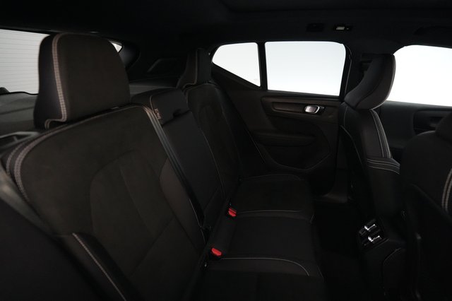 2023 Volvo XC40 Recharge — photo 4 of 23