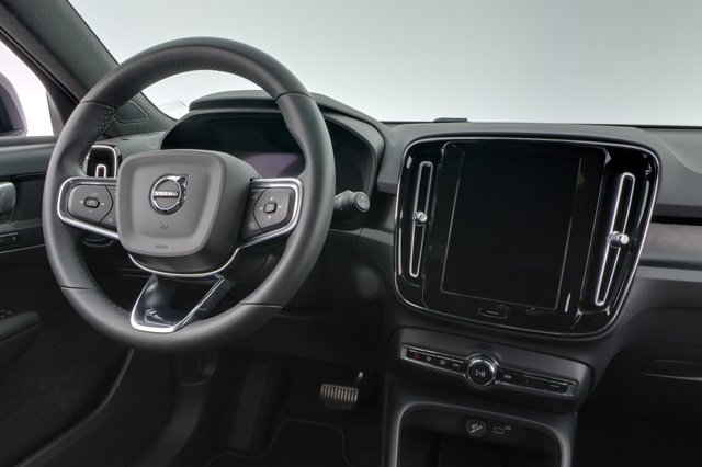 2023 Volvo XC40 Recharge — photo 20 of 23