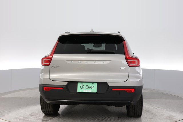 2023 Volvo XC40 Recharge — photo 12 of 23