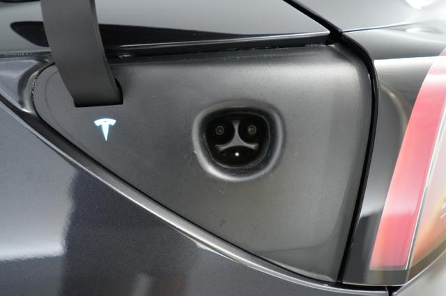 2024 Tesla Model 3 — photo 8 of 19