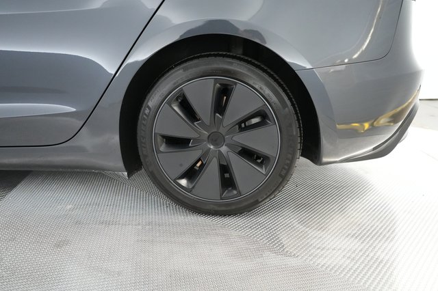 2024 Tesla Model 3 — photo 15 of 19