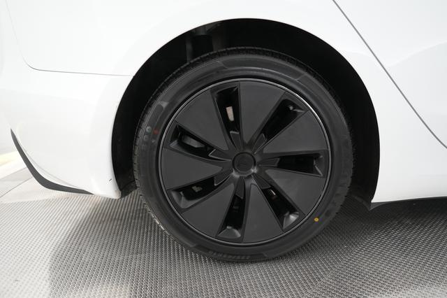 2024 Tesla Model 3 — photo 7 of 23