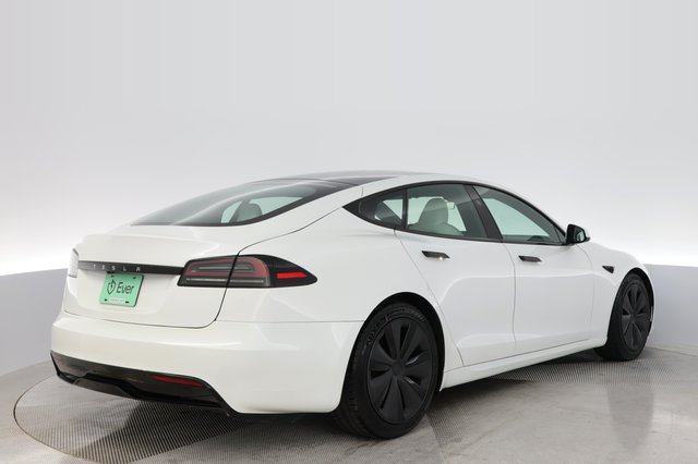2024 Tesla Model S — photo 2 of 19