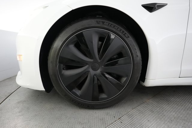 2022 Tesla Model S — photo 15 of 24