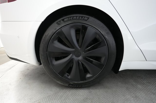2022 Tesla Model S — photo 17 of 24