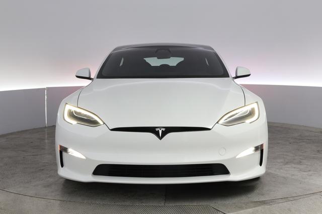 2022 Tesla Model S — photo 9 of 24
