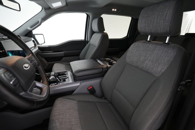 2023 Ford F-150 Lightning — photo 3 of 16