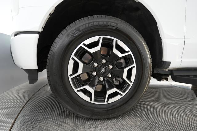2023 Ford F-150 Lightning — photo 9 of 16