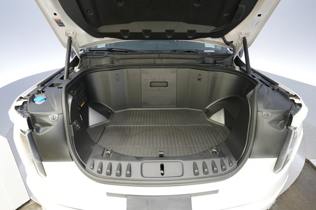 2023 Ford F-150 Lightning — photo 14 of 16