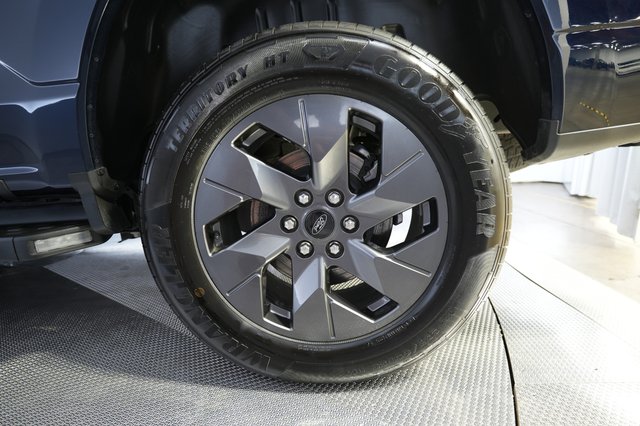 2023 Ford F-150 Lightning — photo 9 of 18