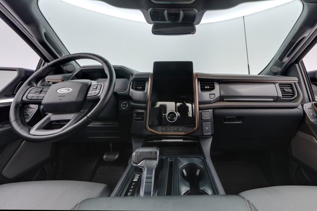 2023 Ford F-150 Lightning — photo 15 of 18