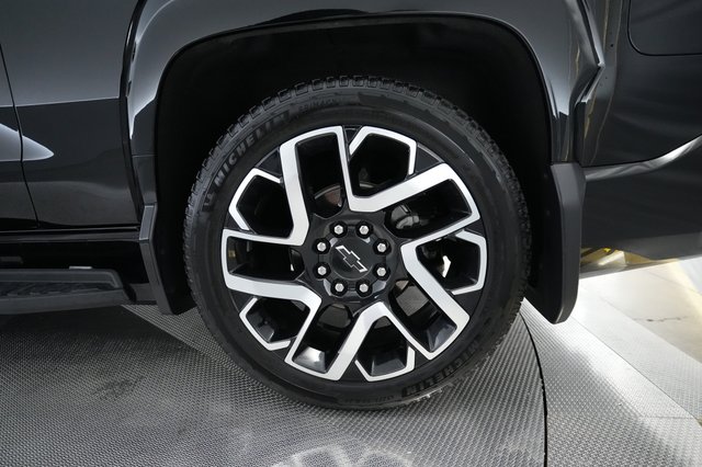 2024 Chevrolet Silverado EV — photo 11 of 15
