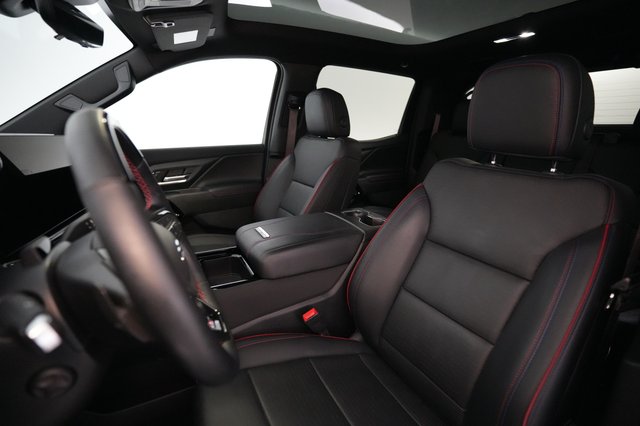 2024 Chevrolet Silverado EV — photo 3 of 15