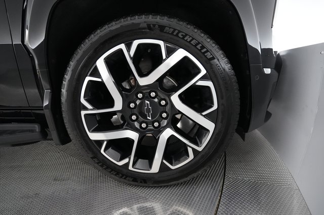 2024 Chevrolet Silverado EV — photo 9 of 15