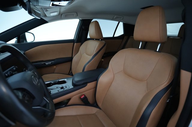 2024 Lexus RZ — photo 3 of 18