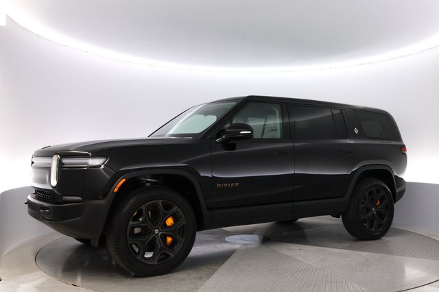 2026 Rivian R1S — photo 14 of 31