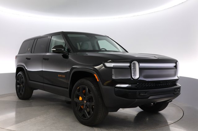 2026 Rivian R1S — photo 10 of 31