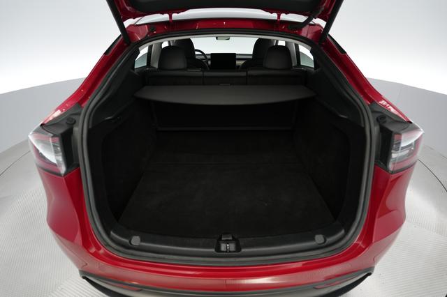 2023 Tesla Model Y — photo 6 of 24