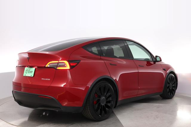 2023 Tesla Model Y — photo 2 of 24