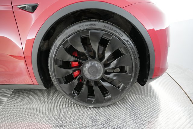 2023 Tesla Model Y — photo 17 of 24