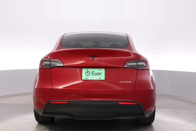 2023 Tesla Model Y — photo 12 of 24