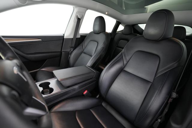2023 Tesla Model Y — photo 3 of 24