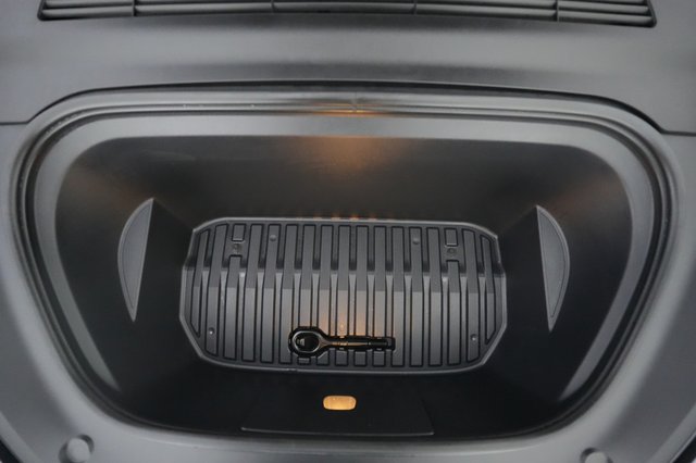 2023 Tesla Model Y — photo 20 of 24