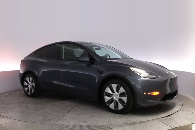 2023 Tesla Model Y — photo 11 of 24