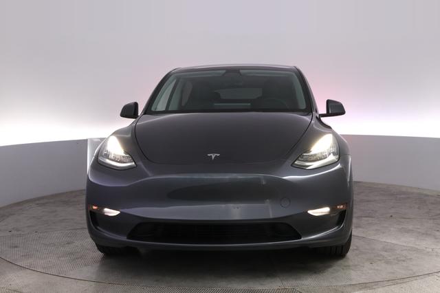 2023 Tesla Model Y — photo 9 of 24