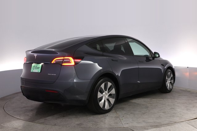 2023 Tesla Model Y — photo 2 of 24