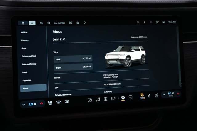 2025 Rivian R1S — photo 5 of 21