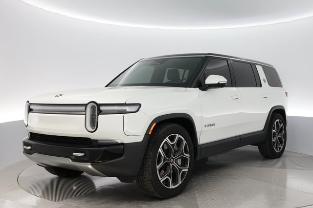2025 Rivian R1S — VIN 7PDSGBBA8SN047216