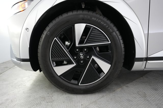 2025 Hyundai IONIQ 5 — photo 15 of 22