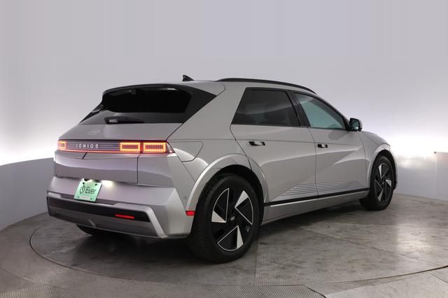 2025 Hyundai IONIQ 5 — photo 2 of 22