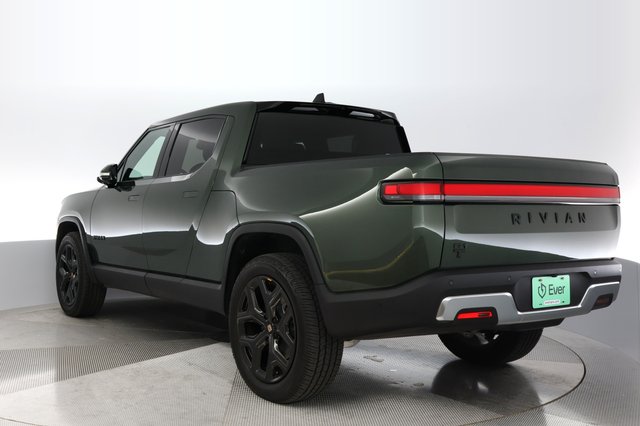 2023 Rivian R1T — photo 11 of 19
