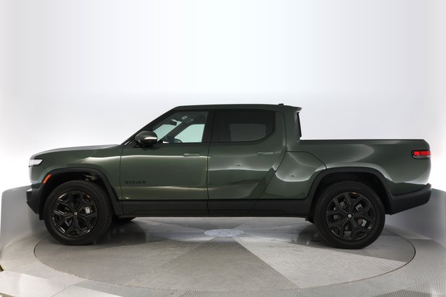 2023 Rivian R1T — photo 12 of 19
