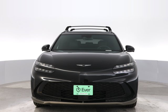 2023 Genesis GV60 — photo 9 of 26