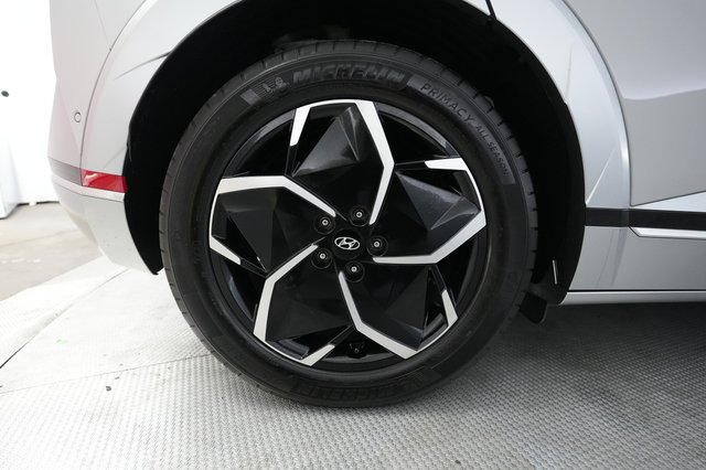 2024 Hyundai IONIQ 5 — photo 17 of 22