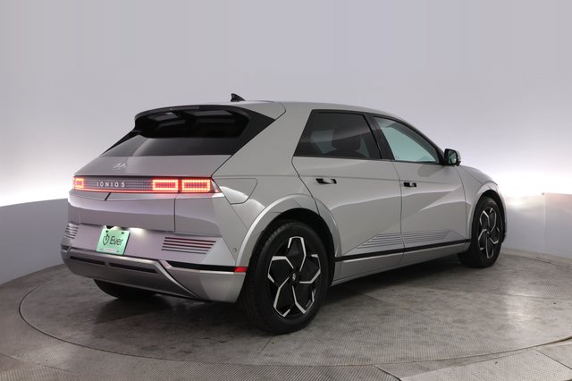 2024 Hyundai IONIQ 5 — photo 2 of 22