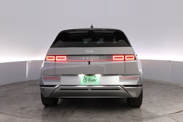 2024 Hyundai IONIQ 5 — photo 12 of 22