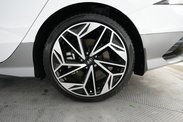 2024 Hyundai IONIQ 6 — photo 7 of 21