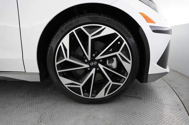 2024 Hyundai IONIQ 6 — photo 16 of 21