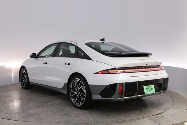 2024 Hyundai IONIQ 6 — photo 13 of 21